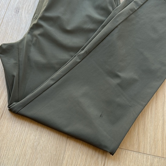 Vuori Miles Ankle Pants in Pistachio - Size S - EUC - Picture 7 of 12